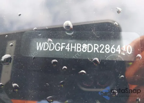 2013 Mercedes-Benz C 250 Luxury/Sport из США, поврежденный, VIN WDDGF4HB8DR286410